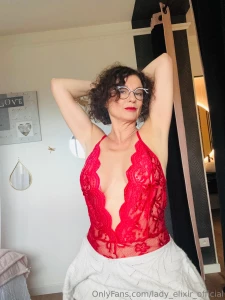 Je me suis offerte de la nouvelle lingerie pour no l tu aimes i