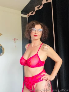 Regardes l effet que tu me fais tu me les fait durcir look at the