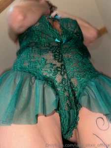 Ca me serre un peu tu viens me lib rer