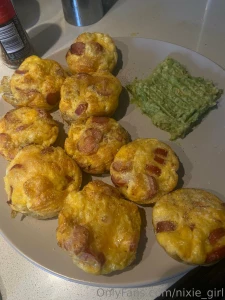 I am making you breakfast in my underwear but think you should come