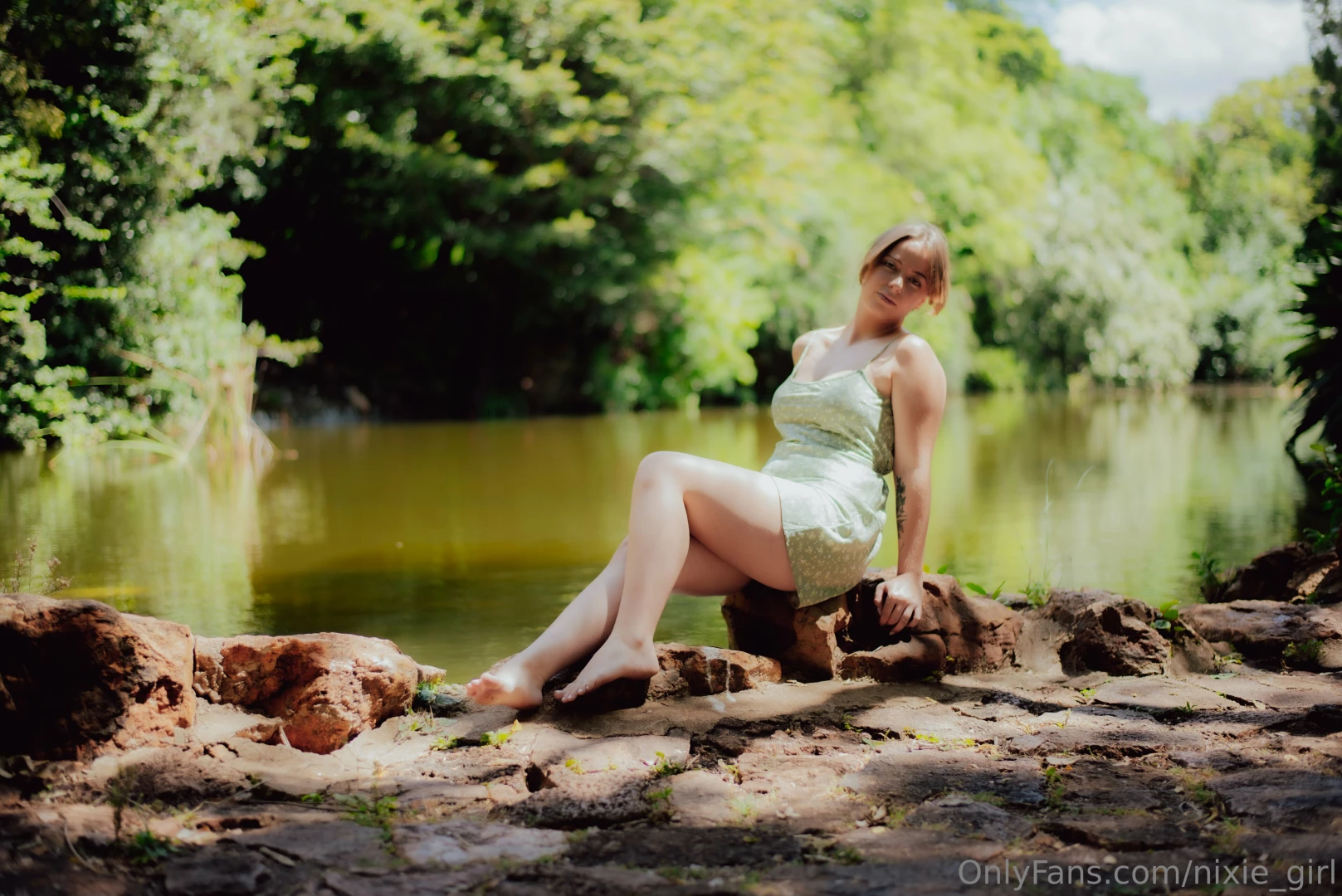 Little trip to the park showing off my body in this dress 