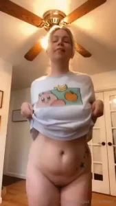 Thicker than a snicker but i can make cum quicker