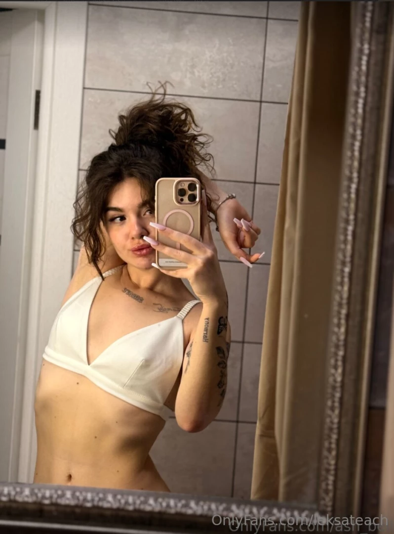 Pretty girl ash_bell is ready to have the hottest game and she needs part 3 