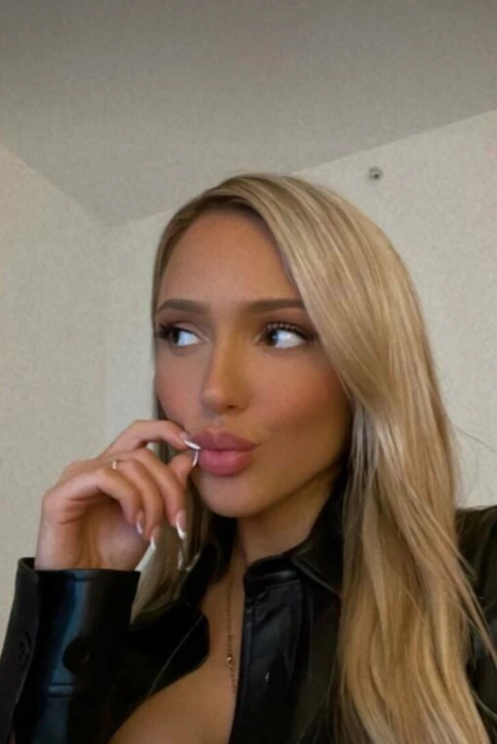 Let me be your entertainment today 