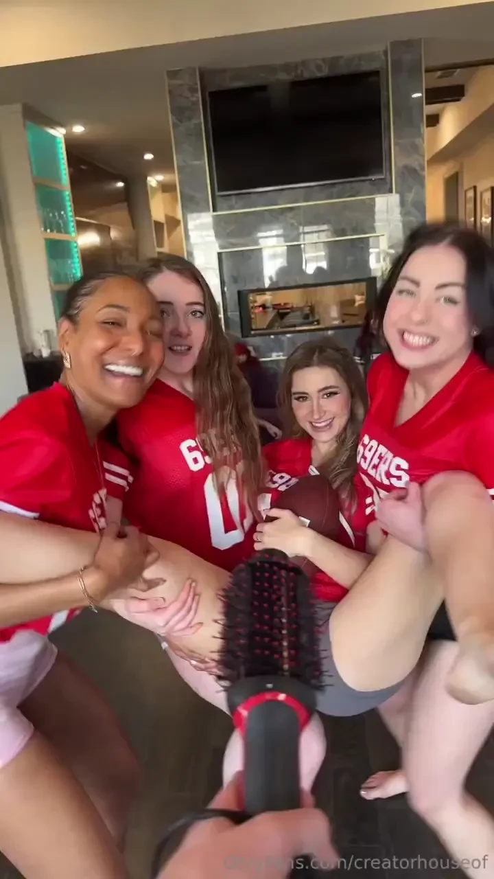 We ve got a one way ticket to poundtown redheadwinter lunabaylee 