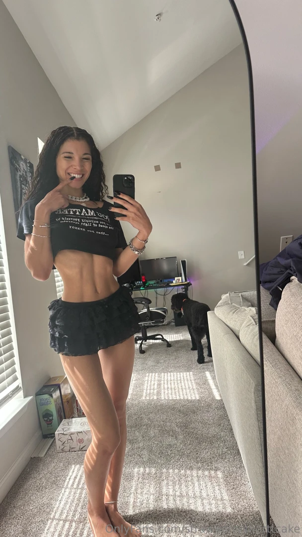 Live show in an hour lets playyyy 4 30pm pst 7 30pm et 