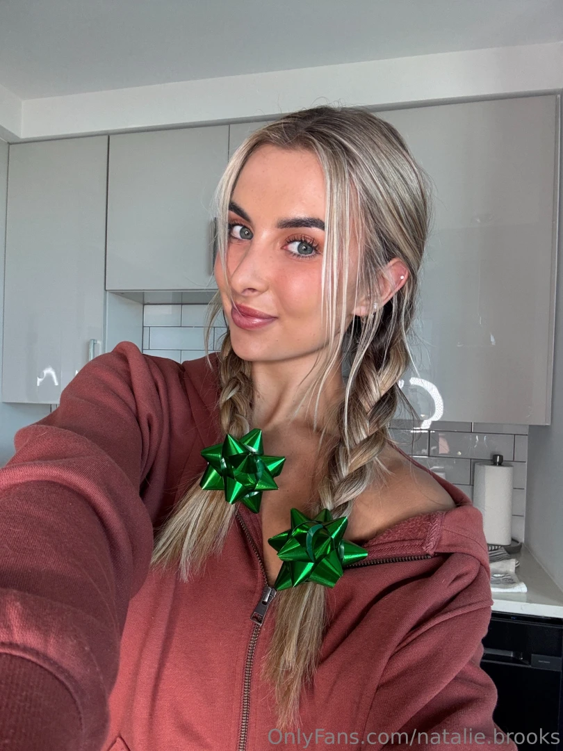 Who is excited for day 2 of holiday outfits fun fact it involves 