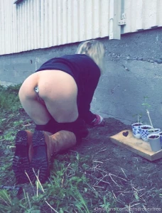 I m doing some gardening video on my vip