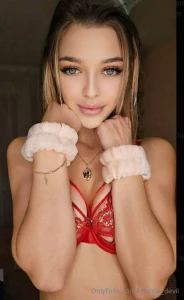 This cutie annafirmpeach knows how to please you with the help of part 36