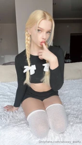 This juicy hot student vikki_white has a very deep throat and a tight part 3