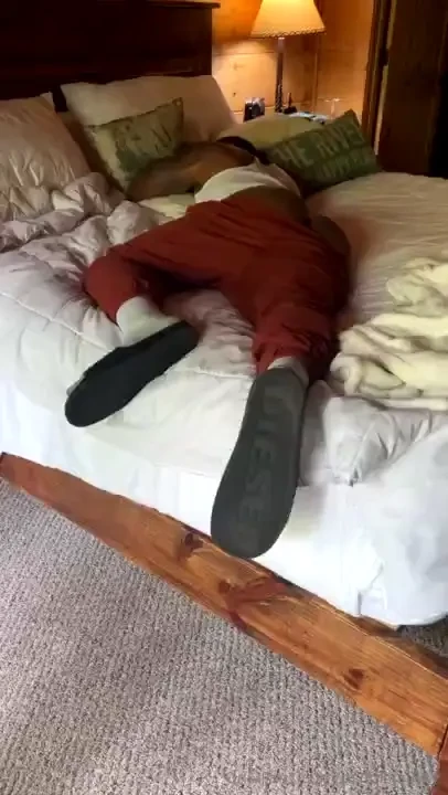 I just want to play sleep while i get my ass ate 