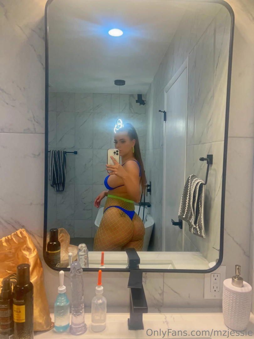 Happy friday here s another selfie from set 
