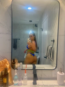 Happy friday here s another selfie from set