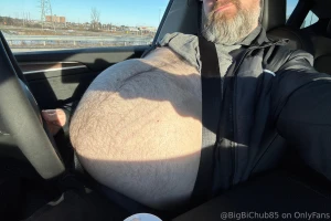 Big belly daddy on his way home from work who wants to rub my belly