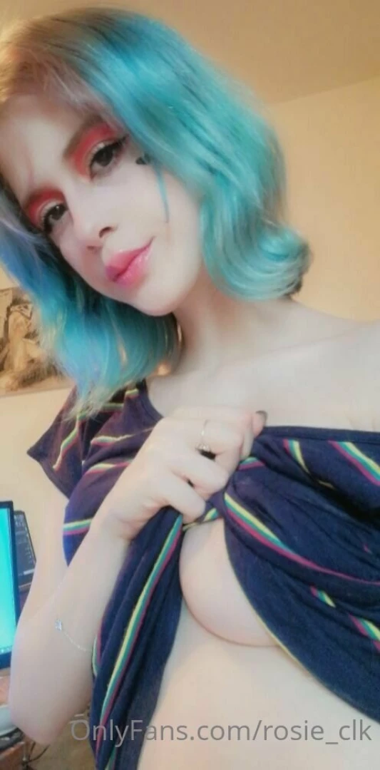 Since i m alone this valentine anyone who buy me a flower will get a 