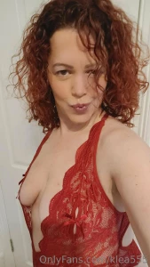 Who wants to see how wet i can get on wanking wednesday