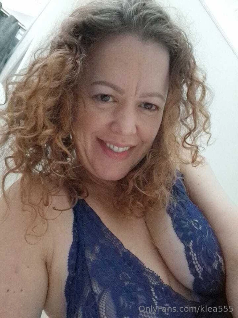Happy saturday babe what you been up to come and make me wet babe 