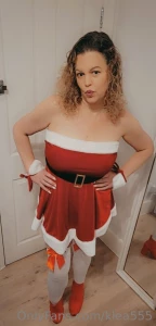 2 more sleeps til christmas come play with me give me an early