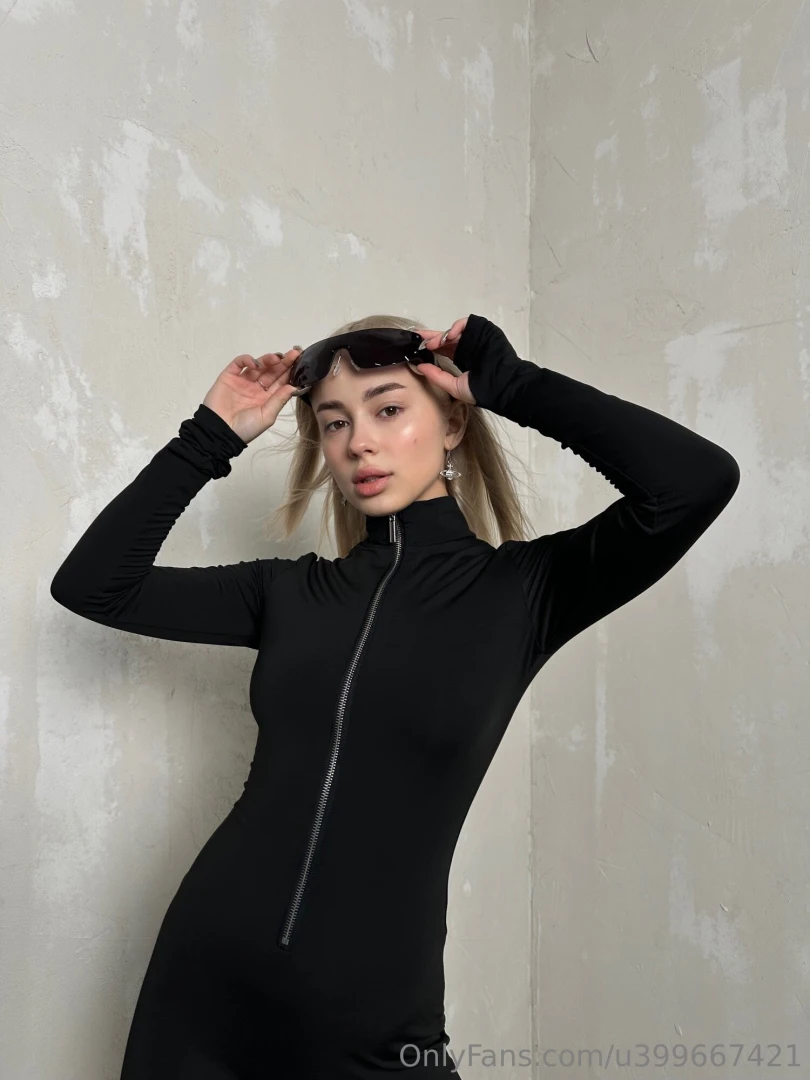 My profession is my hobby what s your dream job and yes rate my photo 