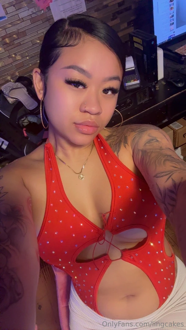 Doing freaky live tonight on my other page nastylingg 9 30pm pst 