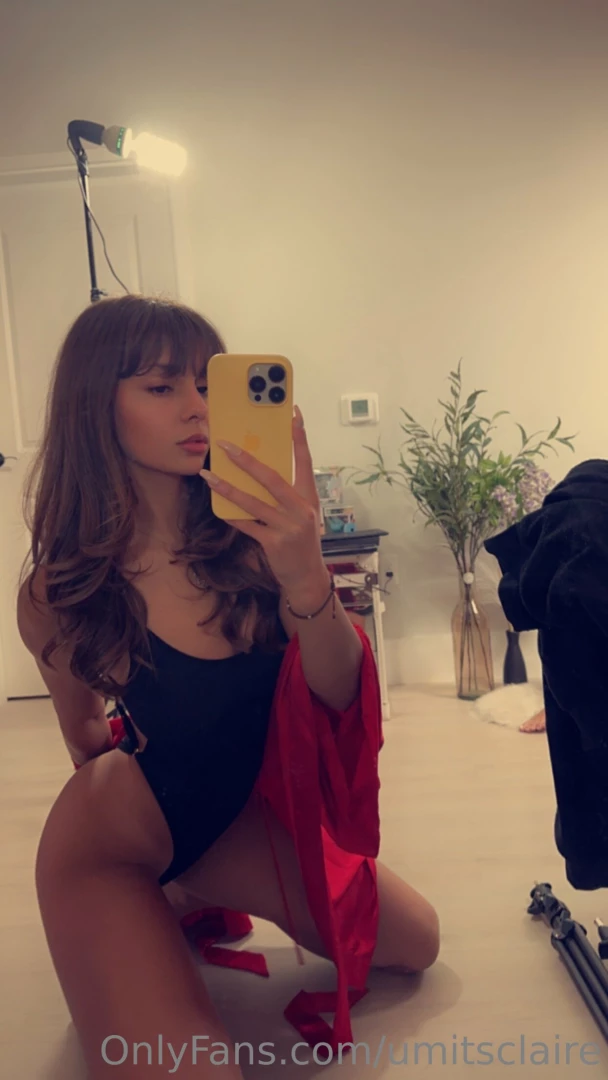 Home alone boredom trouble check ya msgs if u wanna have a freaky 