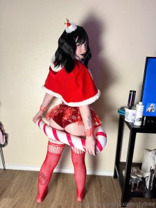 Front or back would you let me lick ur candy cane