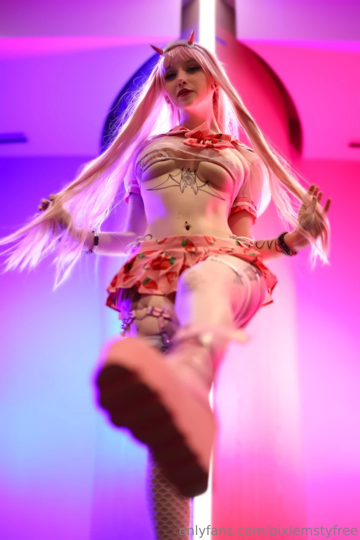 Would you let zero two step on you pixiemsty tip 444 moar in dm 