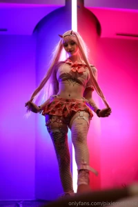 Would you let zero two step on you pixiemsty tip 444 moar in dm part 1