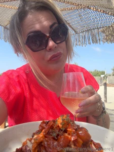 Bello il pranzo vista mare buono il caff caldo rilassante il sole part 1