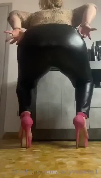 Slow motion per voiii per contenuti hot vi lasci il mio profilo vip 