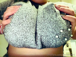 Buongiorno oggi piove chi mi fa compagnia vi aspetto in privato oppure