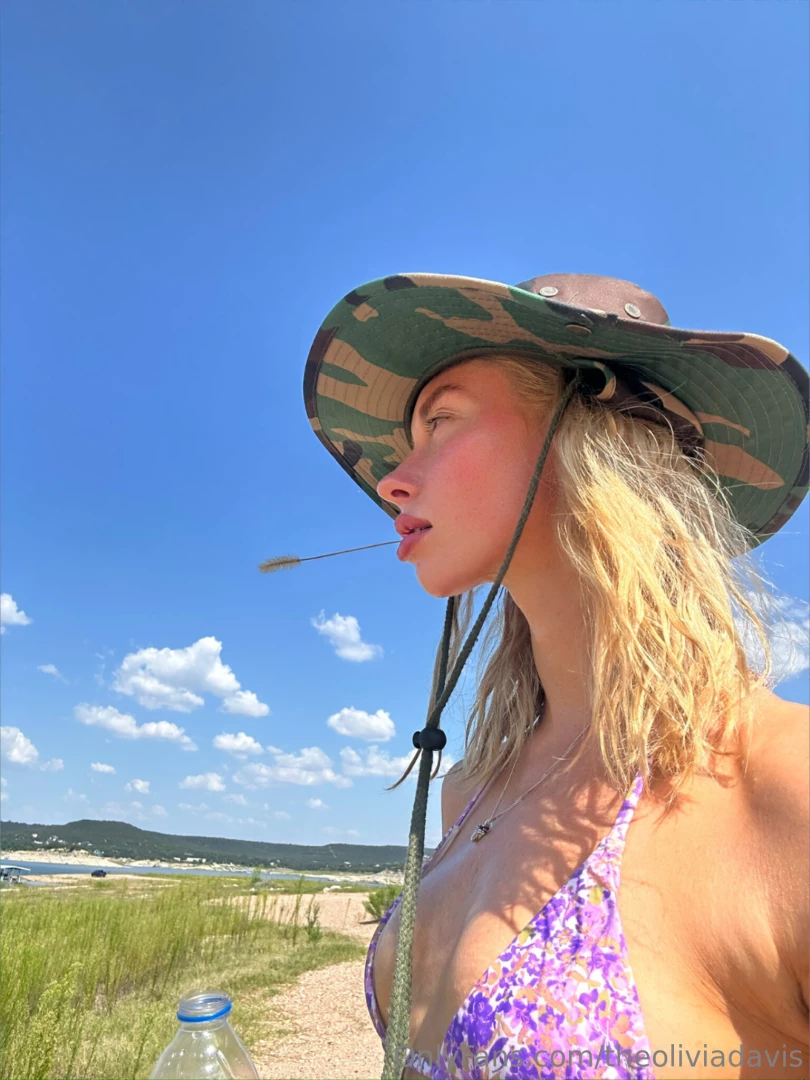 I ll keep you warm just like this weather drop me a message now 