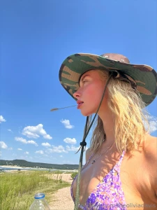 I ll keep you warm just like this weather drop me a message now