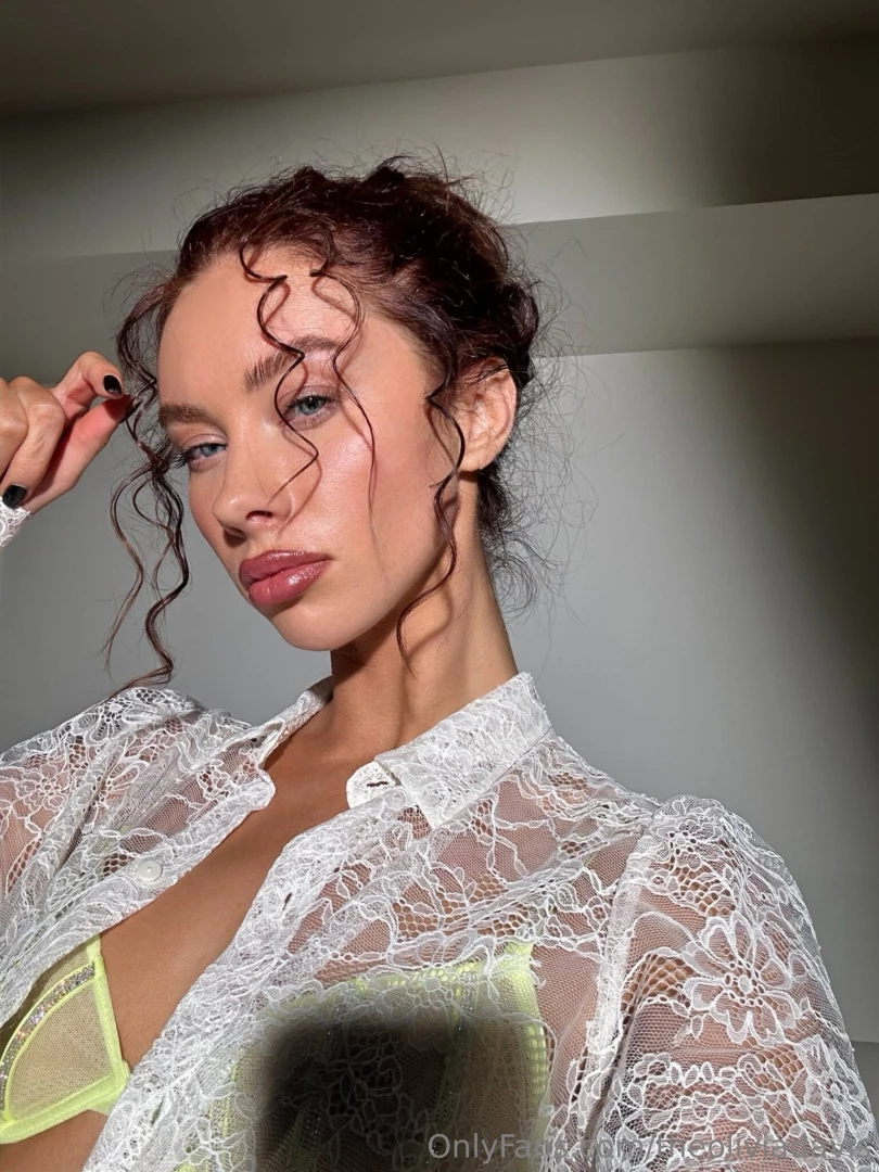 Feeling lucky open to see the rest of the outfit with a surprise 