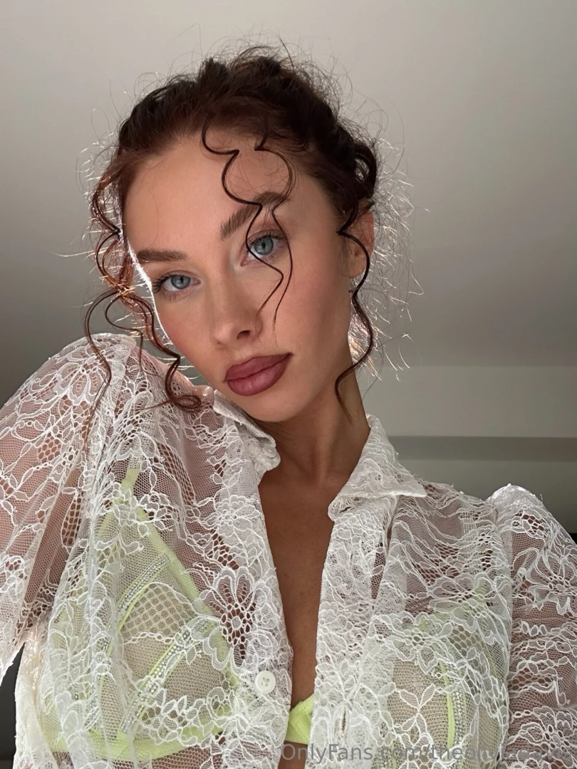 Feeling lucky open to see the rest of the outfit with a surprise part 1 