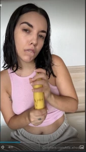 Joy masturbaci n guiada con platano