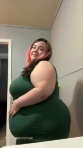 Getting wider and fuller love watching my fat pour all over snack time