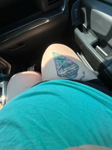 Goodmorning loves i m so fat i fell yesterday while putting pants on