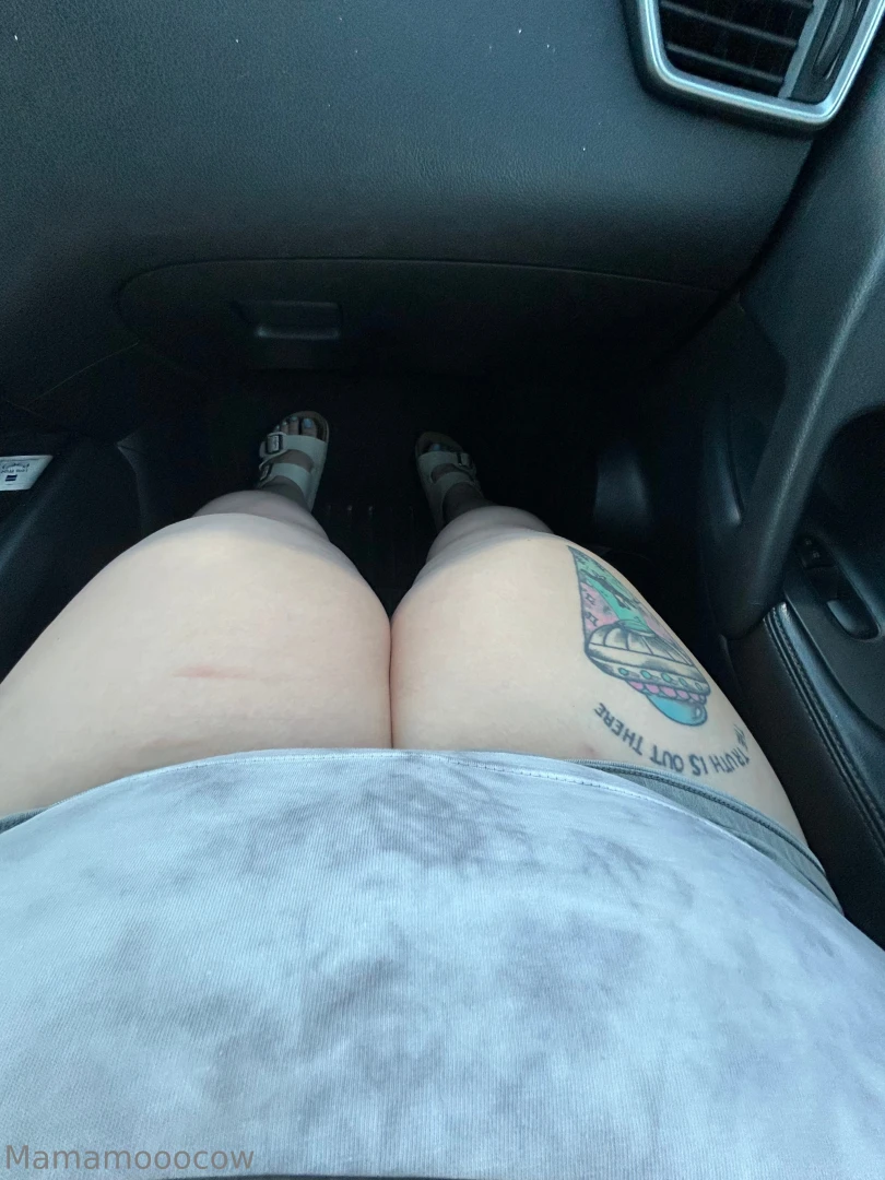 Went for a little drive painted my toes but can barely reach lol they 