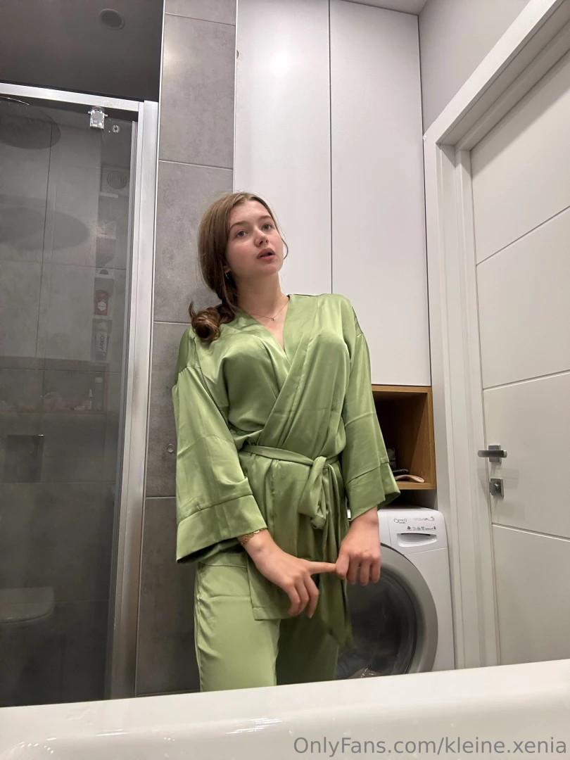 Gr e aus dem badezimmer 