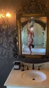 Hy darling let s chat while i m on my morning shower