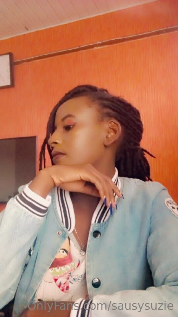 Kiss me on the cheeks 