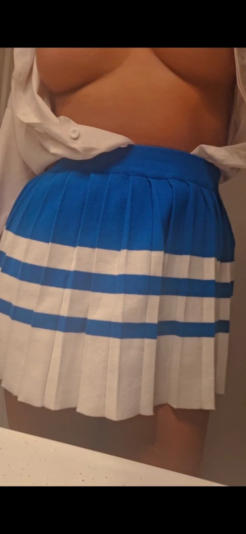 Let s wrap up the week with some holiday cheer check those dms 