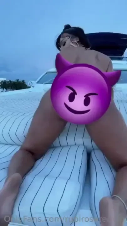 Bussing it open on da boat in ur fav position tip me 20 for the full 1 