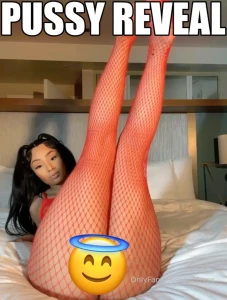 Dms are dry as hell if you are awake and you want a free ass bundle part 1