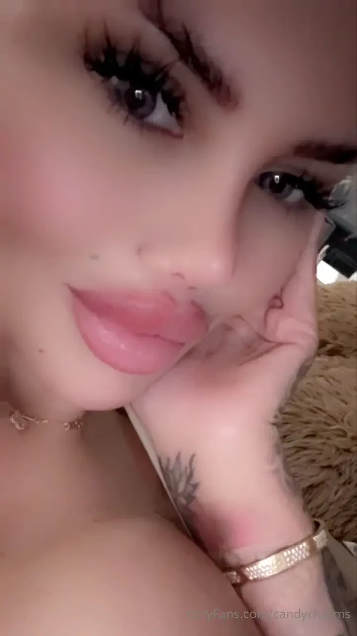 Kisses can t wait to pump up my lips 