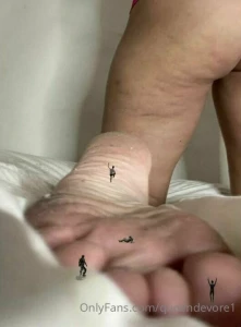 Please warm my feet with your cum