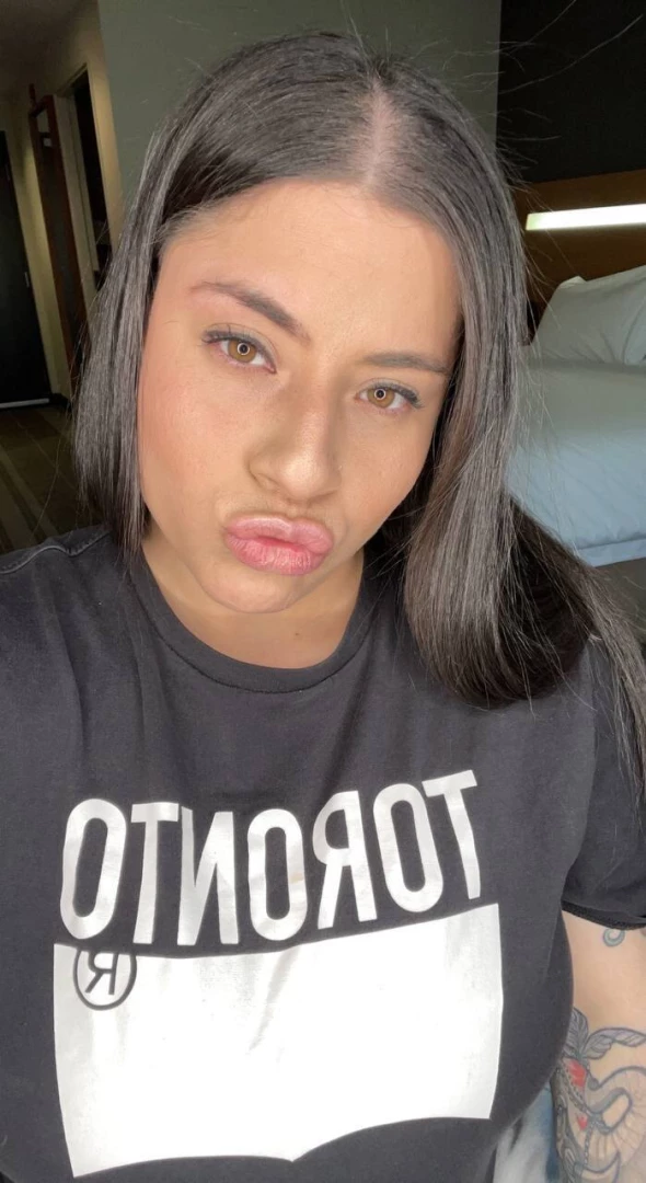 Don t be shy message me now 