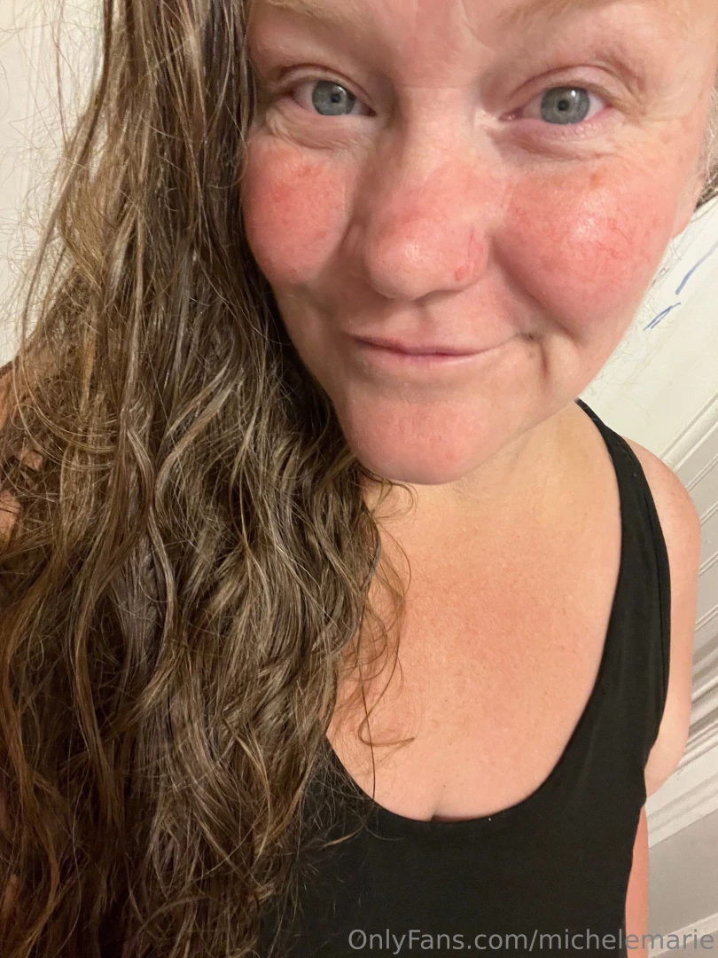 Fresh out of the shower and ready for a great afternoon i hope you 