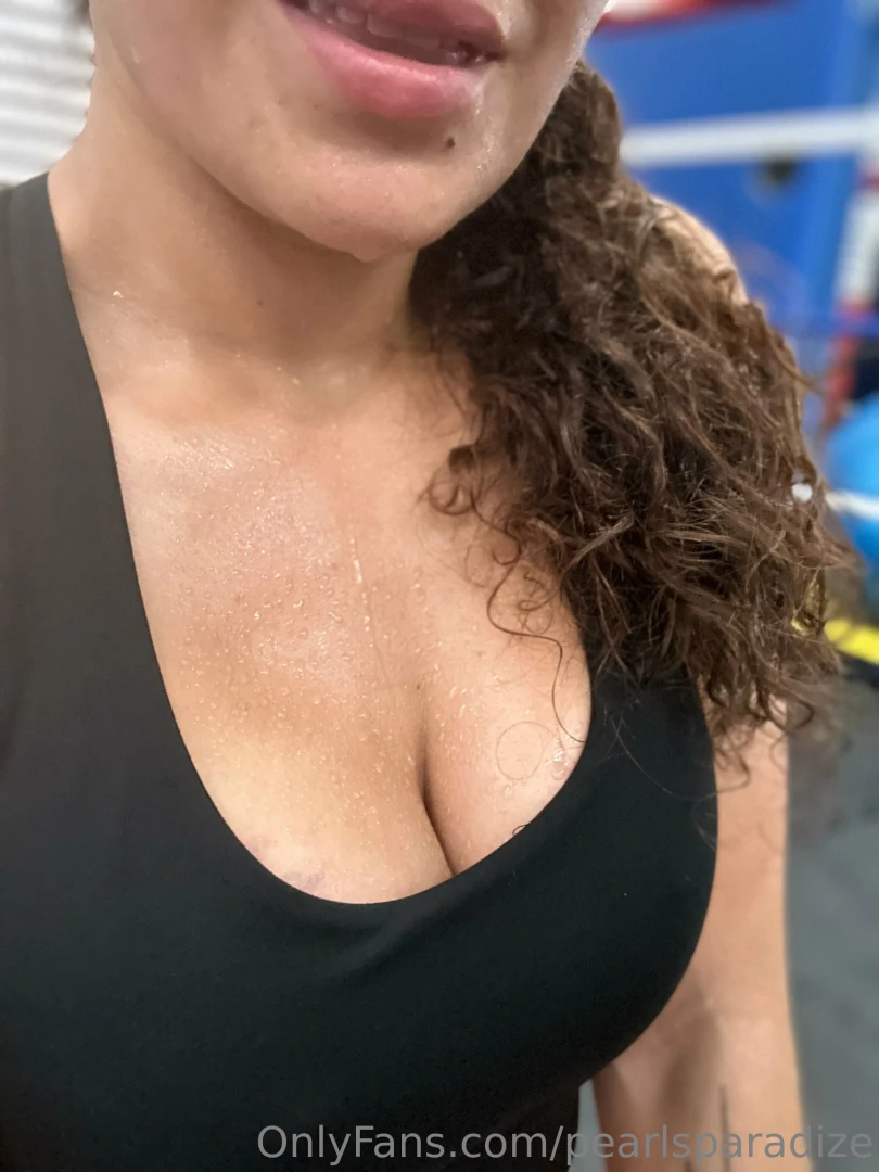 Just a lil distraction 